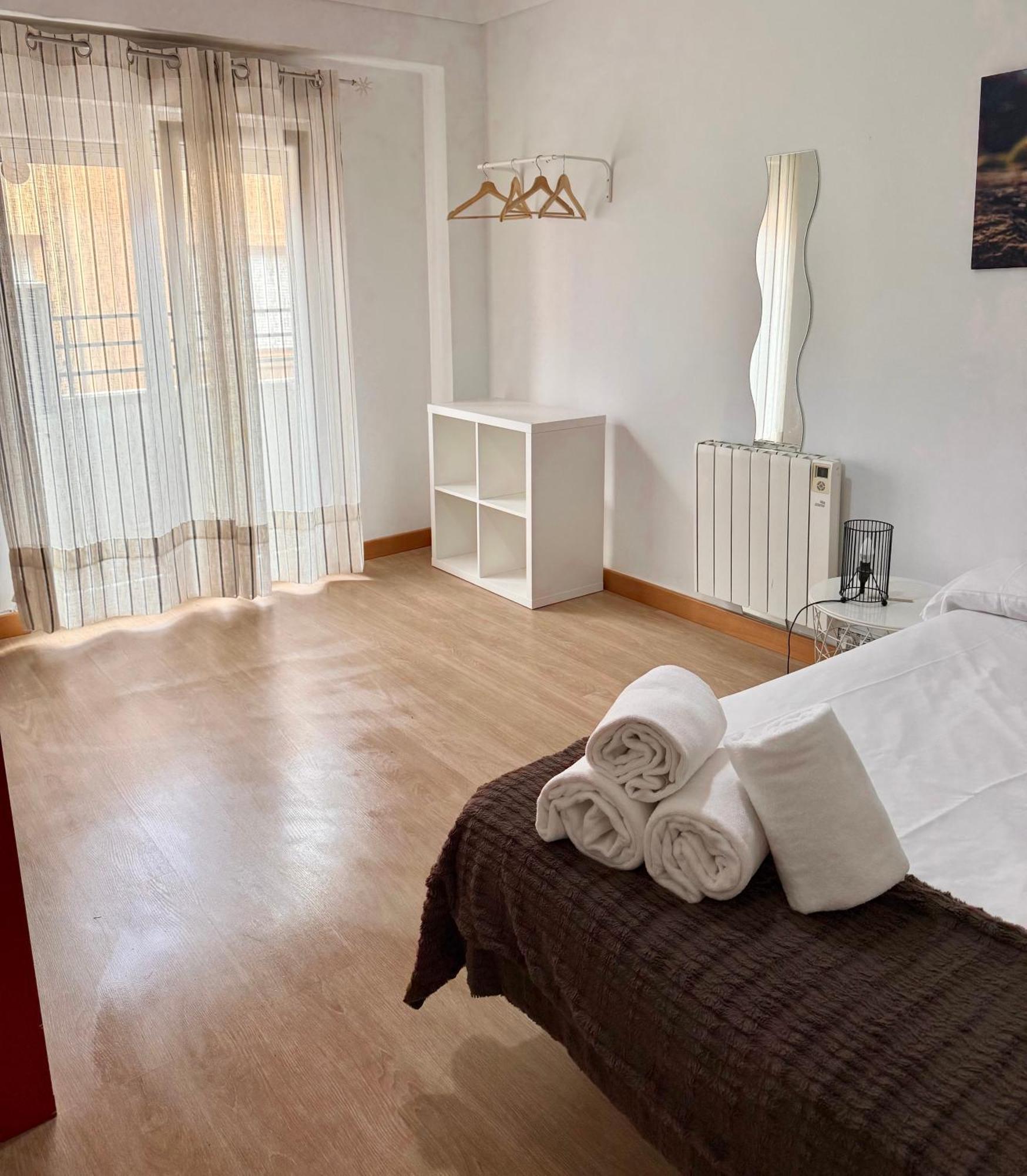 Apartamento Ana Isabel Сарагоса Екстериор снимка